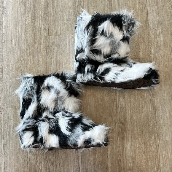 Shoes - Womens Black/White Faux Fur Mid-Calf Boots - 43 (10)